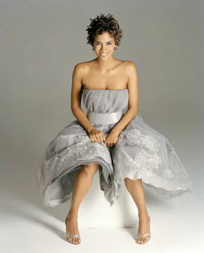 Halle Berry Wall Poster picture 8187