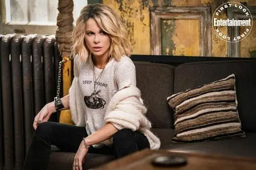 Kate Beckinsale Women's Colored Hoodie - idPoster.com