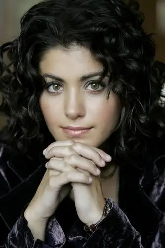 Katie Melua Women's Colored  Long Sleeve T-Shirt - idPoster.com
