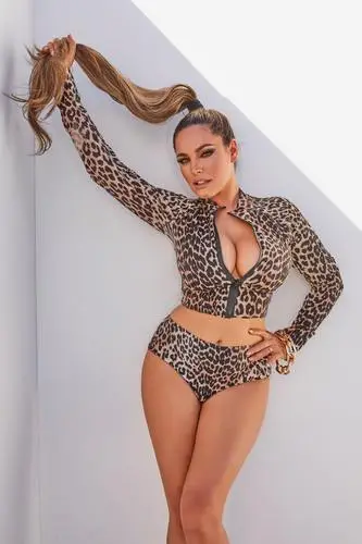 Kelly Brook Jigsaw Puzzle picture 21138
