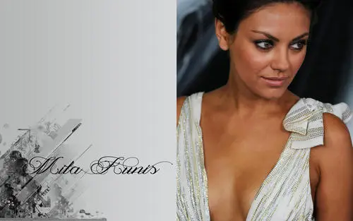 Mila Kunis Wall Poster picture 785541