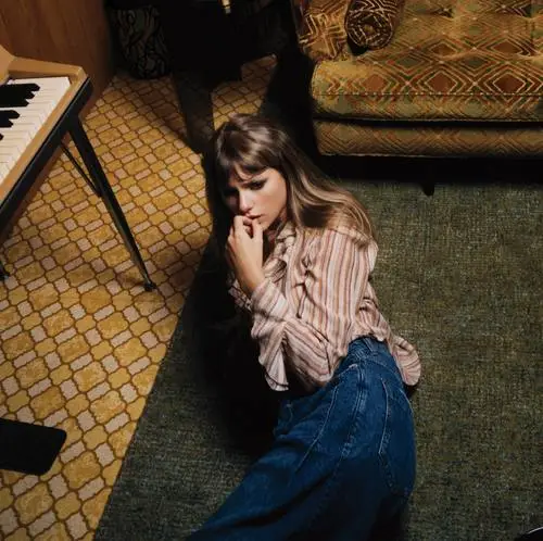 Taylor Swift Wall Poster picture 1070359