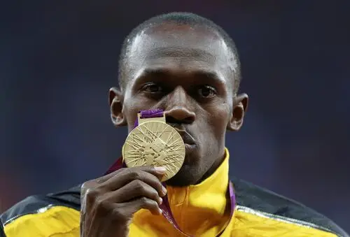Usain Bolt Women's Colored T-Shirt - idPoster.com